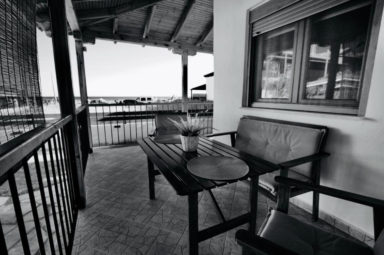 Enalio Beach House Nea Kallikrateia Luaran gambar
